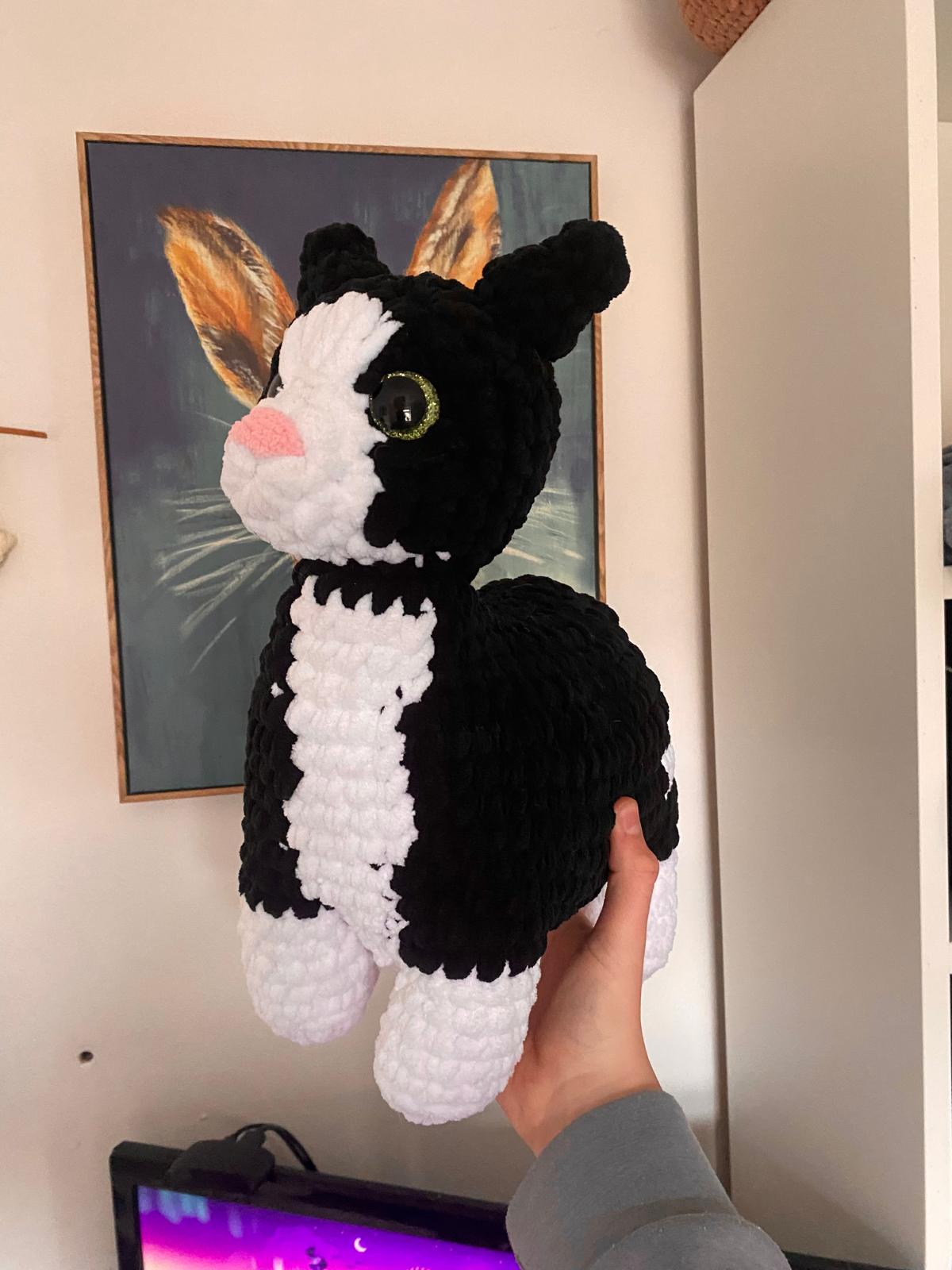 Crochet cat